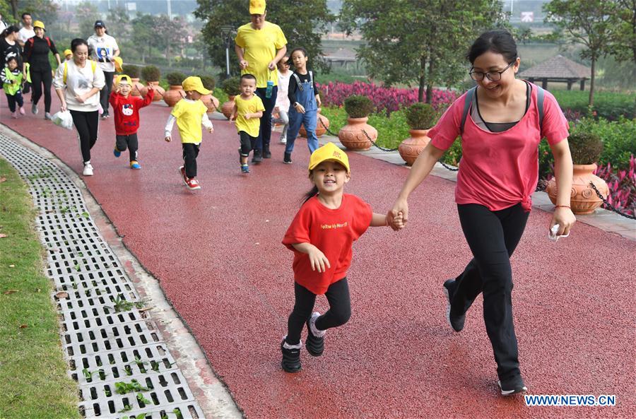 CHINA-GUANGXI-NANNING-PARENT-CHILD MARATHON (CN)