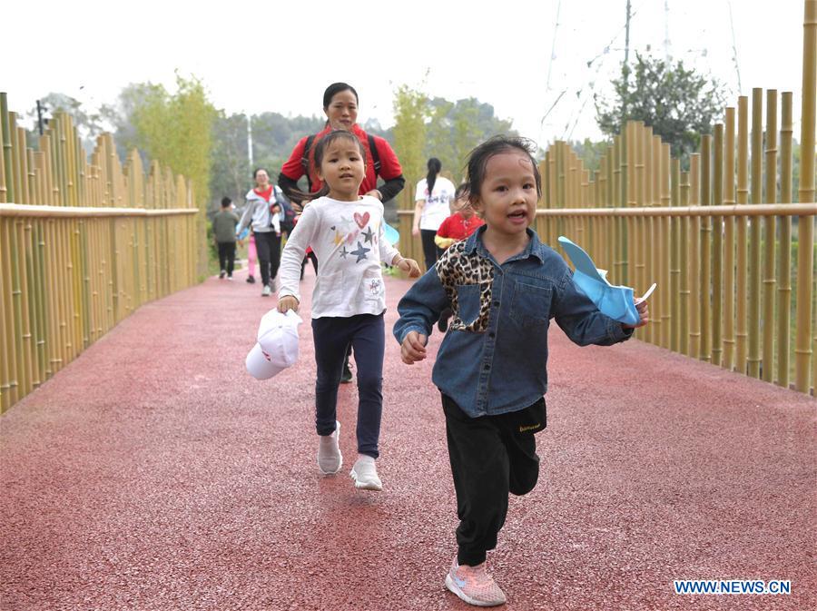 CHINA-GUANGXI-NANNING-PARENT-CHILD MARATHON (CN)