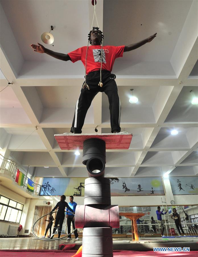 CHINA-HEBEI-WUQIAO-ACROBATICS-SCHOOL-OVERSEAS STUDENTS (CN)