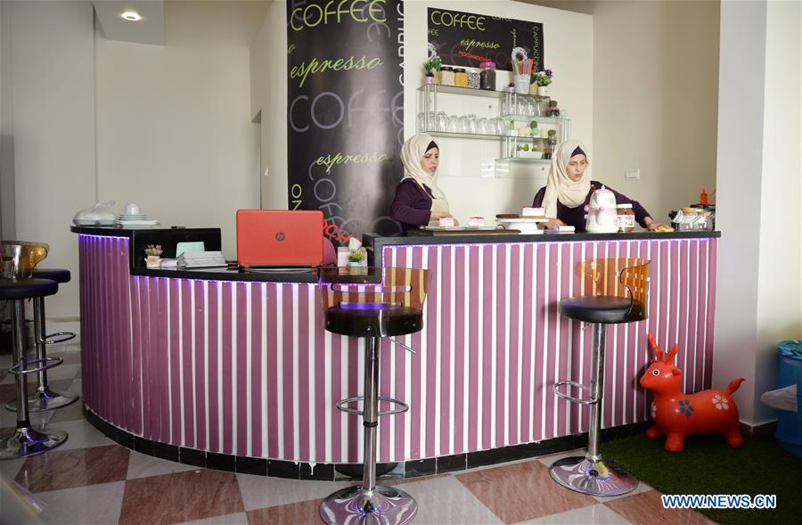 MIDEAST-GAZA-WOMEN-RESTAURANT