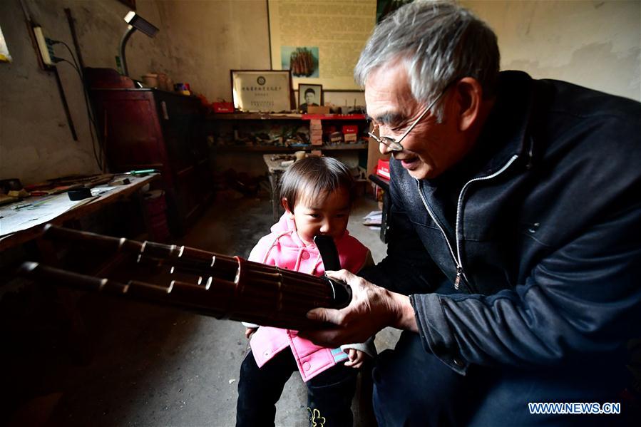 CHINA-HENAN-LUOYANG-MUSICAL INSTRUMENT-SHENG MAKER (CN)