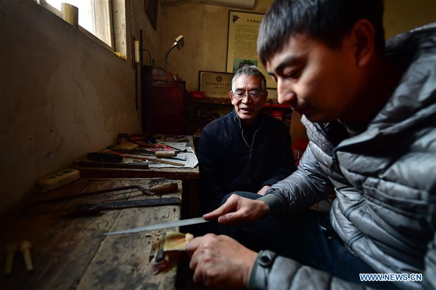 CHINA-HENAN-LUOYANG-MUSICAL INSTRUMENT-SHENG MAKER (CN)