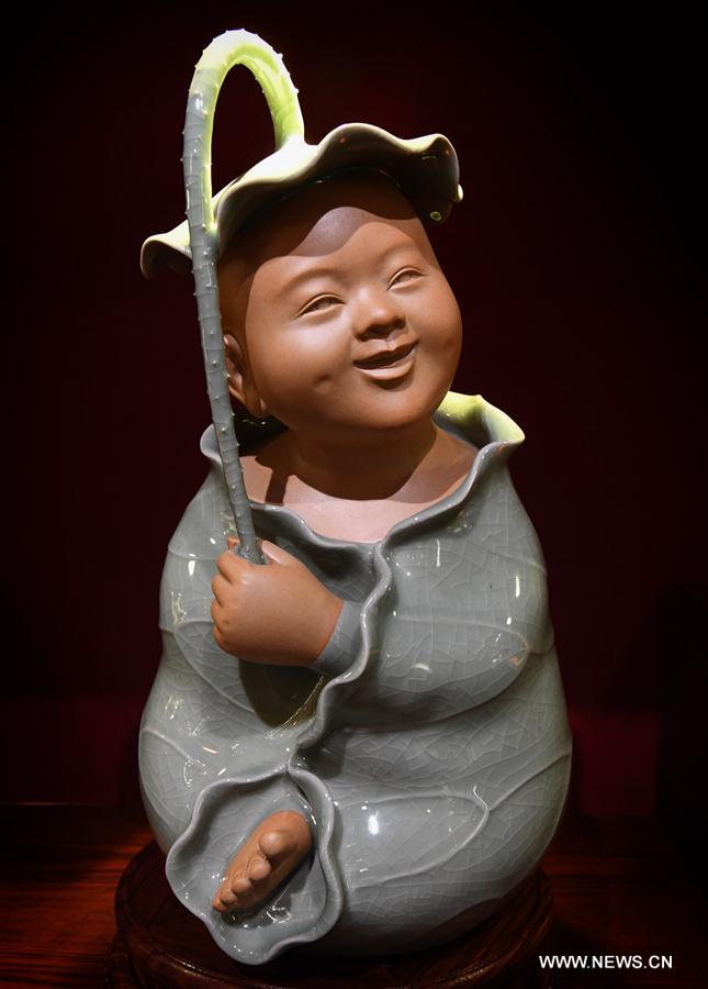 CHINA-HENAN-RU PORCELAIN (CN)