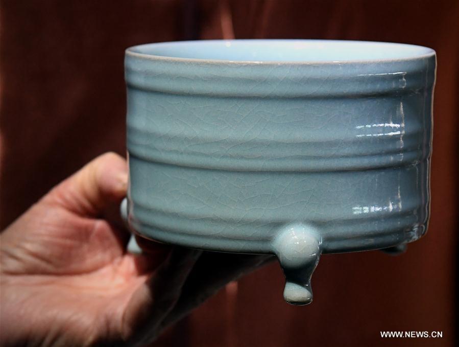 CHINA-HENAN-RU PORCELAIN (CN)