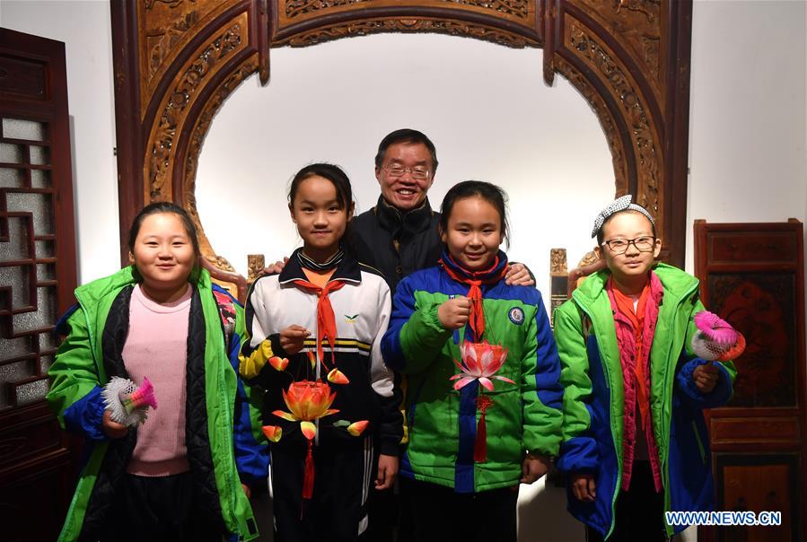 CHINA-HENAN-KAIFENG-TRADITIONAL LANTERNS (CN)