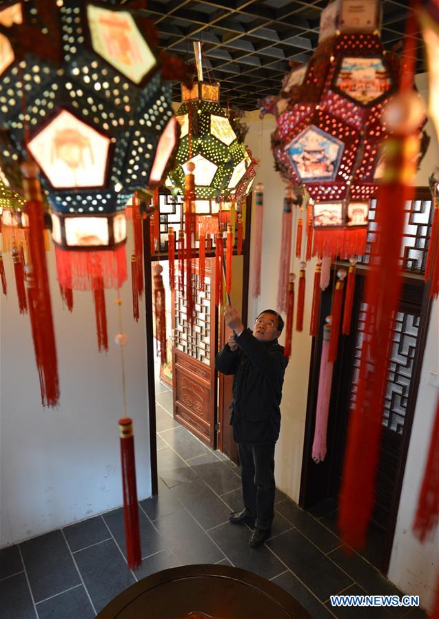 CHINA-HENAN-KAIFENG-TRADITIONAL LANTERNS (CN)