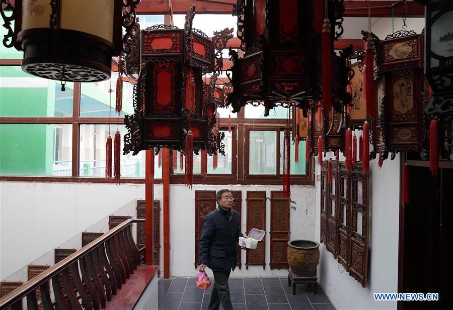 CHINA-HENAN-KAIFENG-TRADITIONAL LANTERNS (CN)