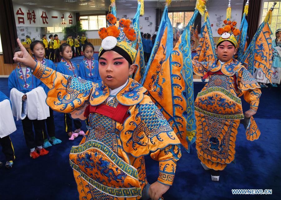 CHINA-SHANDONG-QINGDAO-PEKING OPERA-STUDENTS-INHERITING (CN)