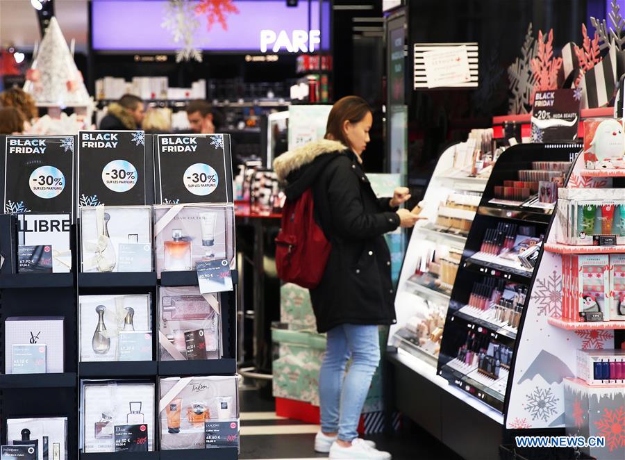 FRANCE-PARIS-BLACK FRIDAY-DISCOUNT
