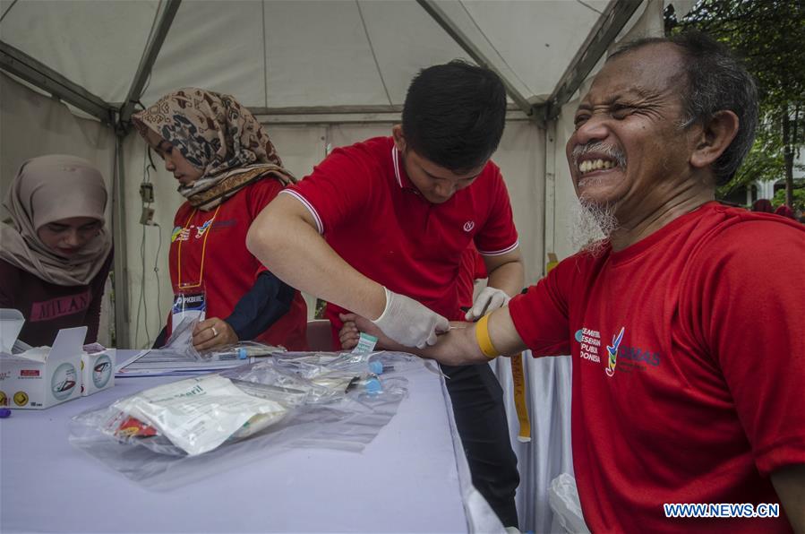INDONESIA-BANDUNG-WORLD AIDS DAY-CAMPAIGN