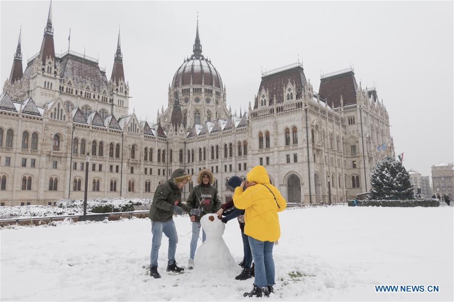 HUNGARY-BUDAPEST-FIRST WINTER SNOW
