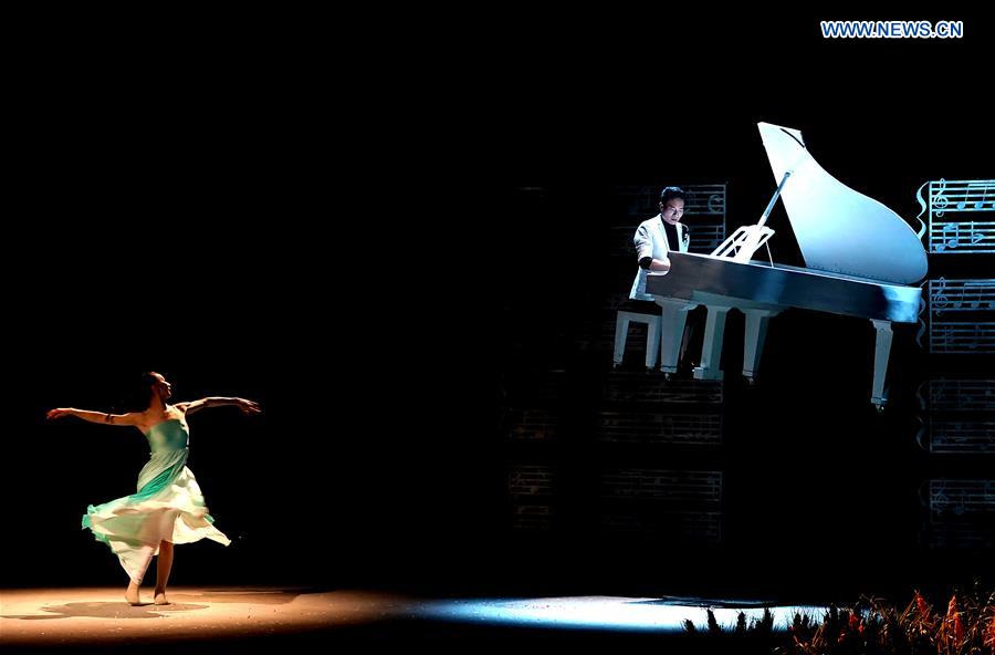 CHINA-HENAN-ZHENGZHOU-PERFORMANCE (CN)