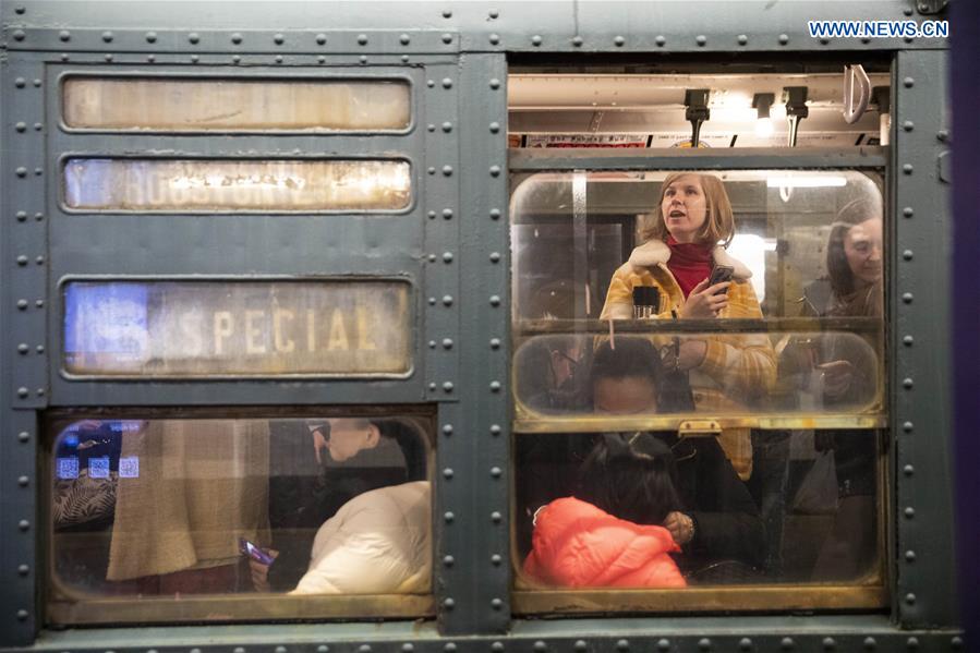 U.S.-NEW YORK-SUBWAY-HOLIDAY NOSTALGIA RIDE