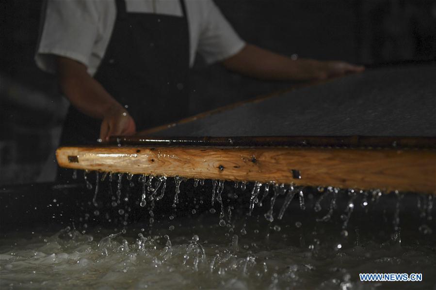 (MASTEROFCRAFTS)CHINA-ANHUI-JINGXIAN-XUAN PAPER-INHERITOR (CN)