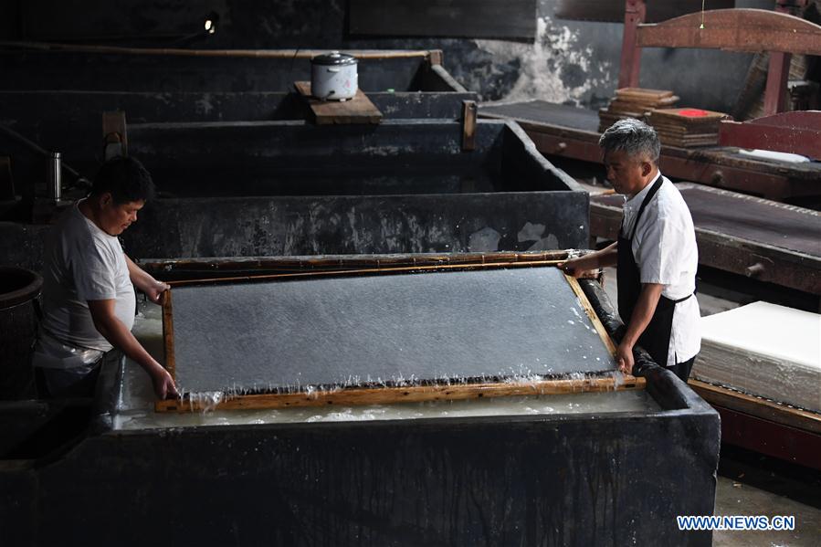 (MASTEROFCRAFTS)CHINA-ANHUI-JINGXIAN-XUAN PAPER-INHERITOR (CN)