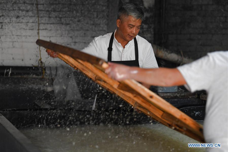 (MASTEROFCRAFTS)CHINA-ANHUI-JINGXIAN-XUAN PAPER-INHERITOR (CN)