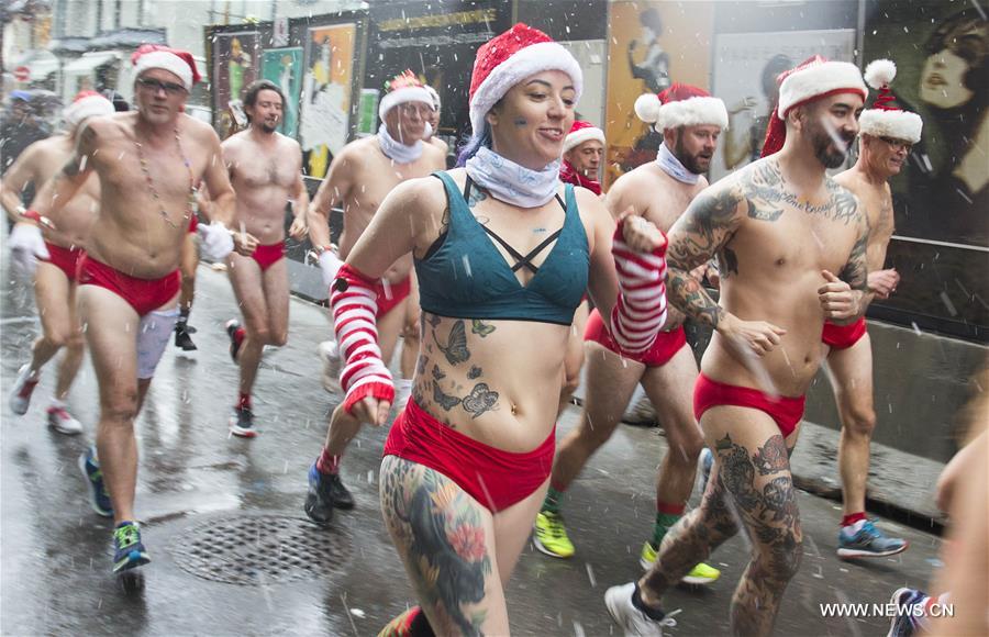 CANADA-TORONTO-SANTA SPEEDO RUN