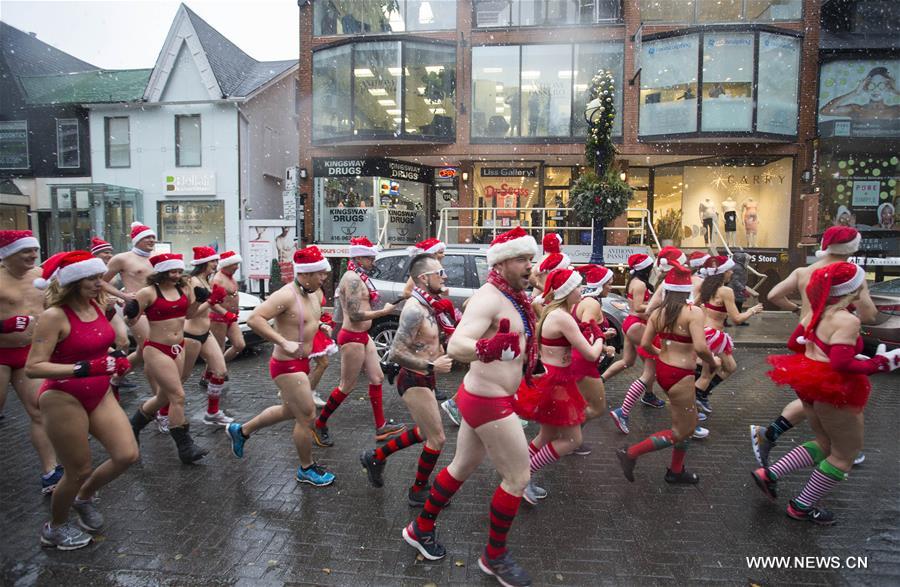 CANADA-TORONTO-SANTA SPEEDO RUN