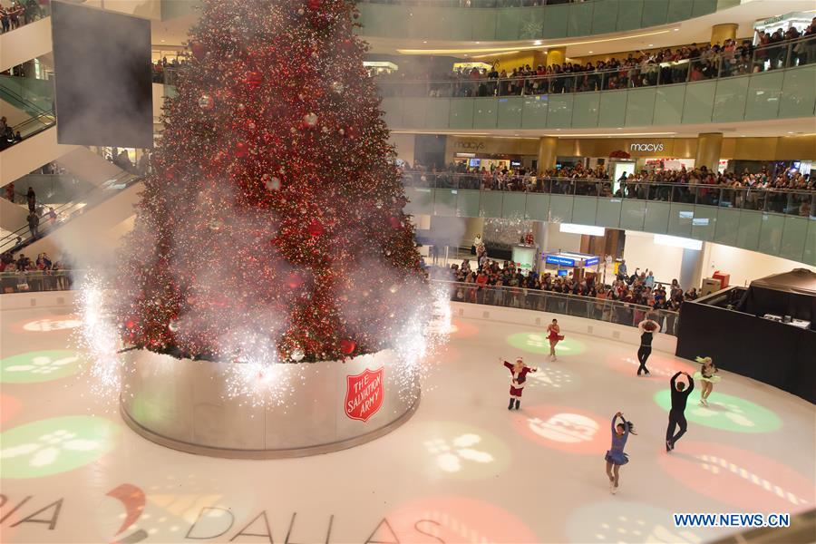 U.S.-TEXAS-DALLAS-CHRISTMAS TREE-LIGHTING CEREMONY