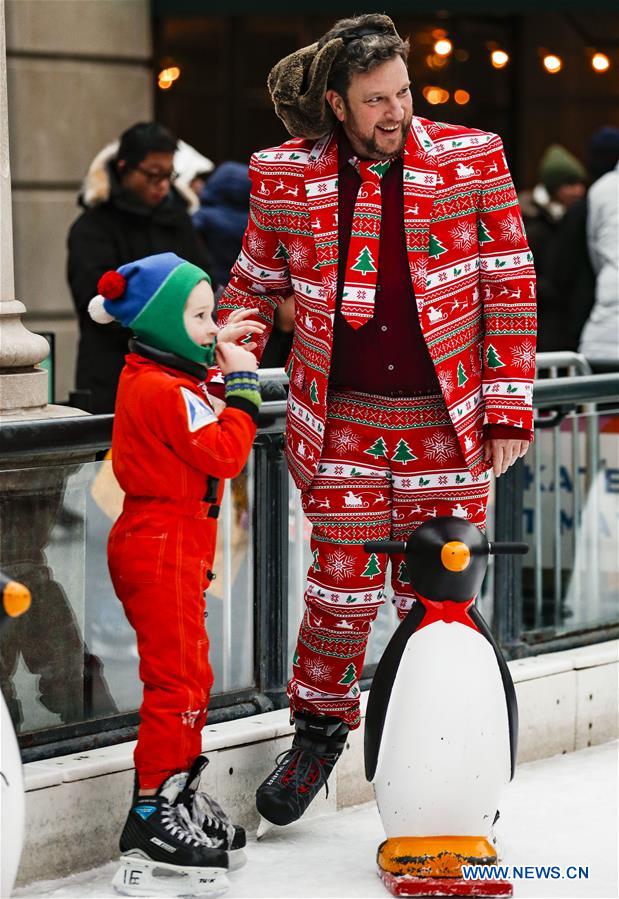 U.S.-CHICAGO-MILLENNIUM PARK-ICE RINK-SKATING