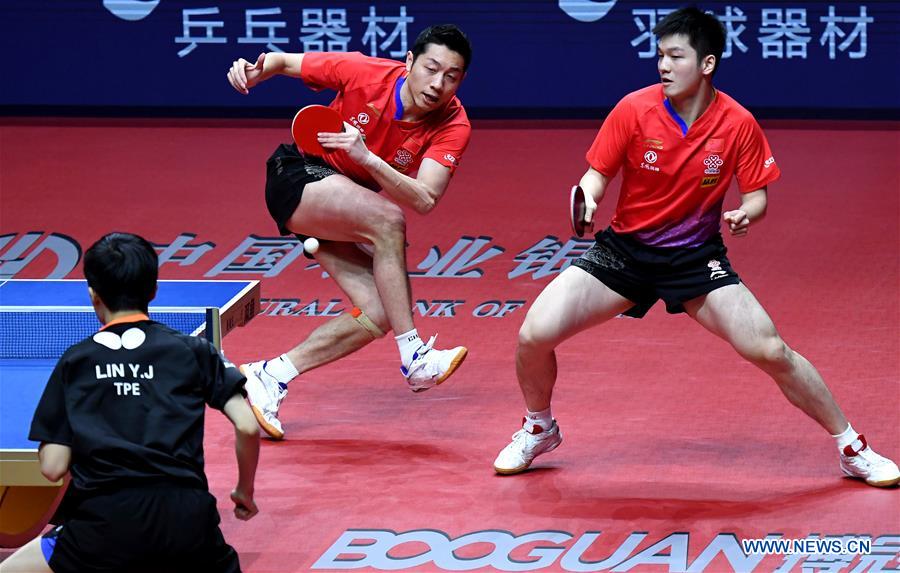 (SP)CHINA-ZHENGZHOU-TABLE TENNIS-ITTF-GRAND FINALS-MEN'S DOUBLES (CN)