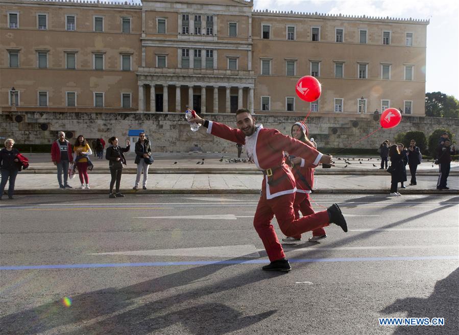GREECE-ATHENS-SANTA RUN