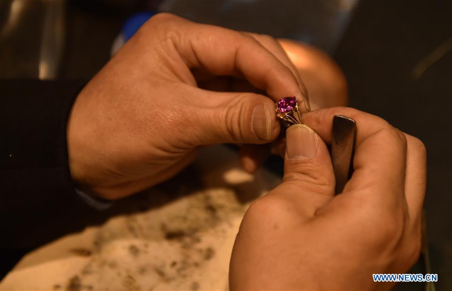 (MASTEROFCRAFTS)CHINA-BEIJING-FILIGREE INLAY-METAL ART (CN)