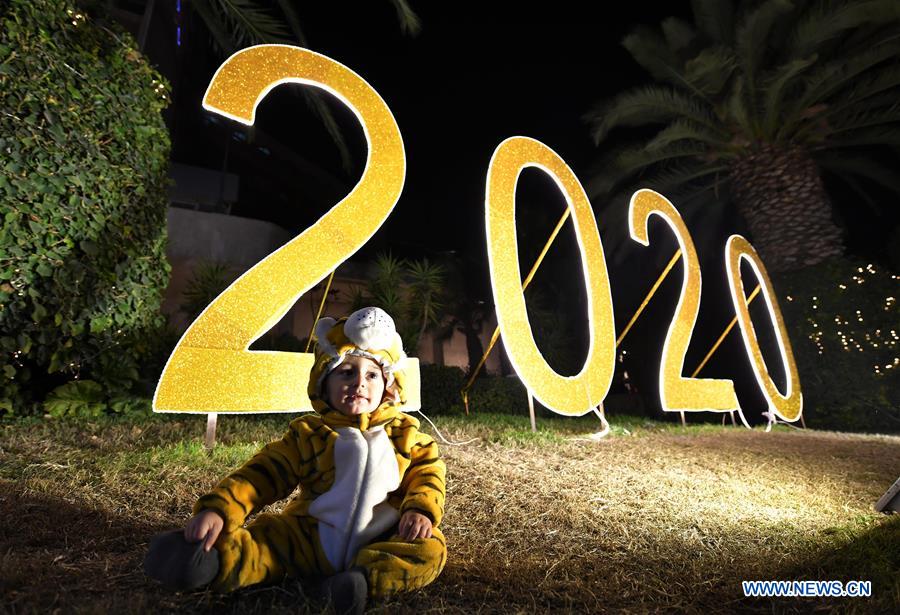 Locals celebrate holiday season in Damascus, Syria Xinhua English