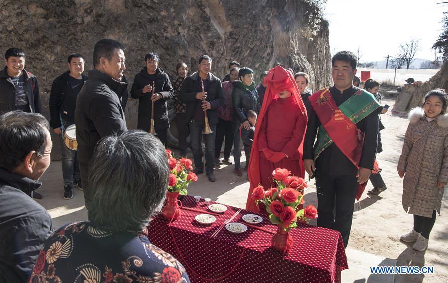 CHINA-SHAANXI-YAN'AN-TRADITIONAL WEDDING PERFORMANCE (CN)
