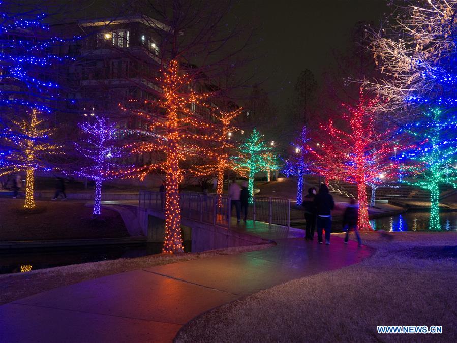 U.S.-TEXAS-DALLAS-CHRISTMAS-LIGHT DECORATIONS 