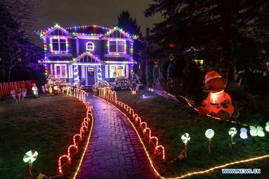 CANADA-VANCOUVER-CHRISTMAS-HOUSE DECORATION 
