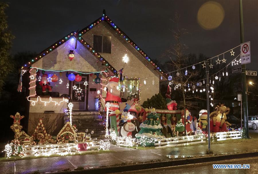 CANADA-VANCOUVER-CHRISTMAS-HOUSE DECORATION 