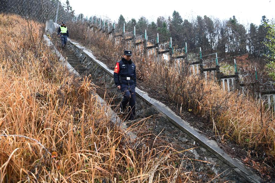 CHINA-ANHUI-JINZHAI-RAILWAY POLICEMAN (CN)
