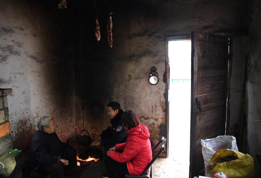 CHINA-ANHUI-JINZHAI-RAILWAY POLICEMAN (CN)