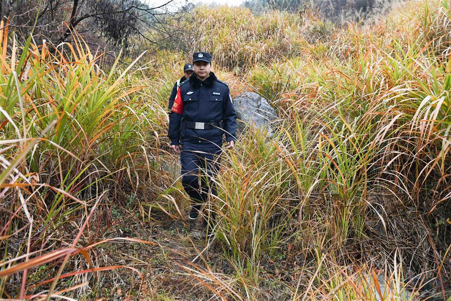 CHINA-ANHUI-JINZHAI-RAILWAY POLICEMAN (CN)