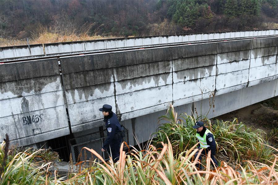 CHINA-ANHUI-JINZHAI-RAILWAY POLICEMAN (CN)
