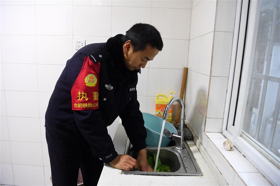 CHINA-ANHUI-JINZHAI-RAILWAY POLICEMAN (CN)