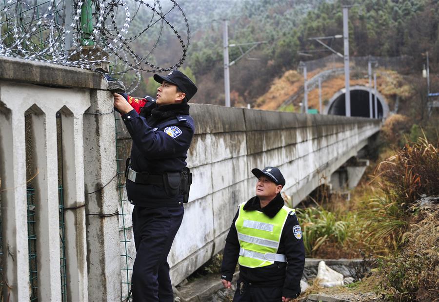 CHINA-ANHUI-JINZHAI-RAILWAY POLICEMAN (CN)