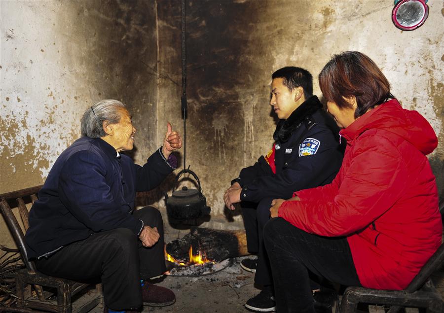 CHINA-ANHUI-JINZHAI-RAILWAY POLICEMAN (CN)
