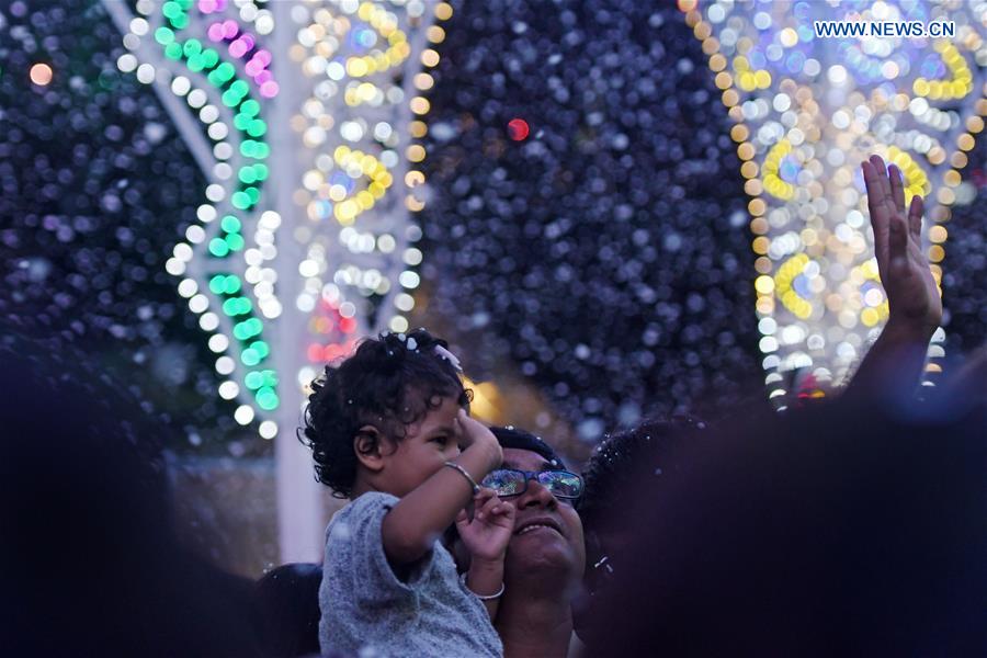 SINGAPORE-CHRISTMAS DECORATION