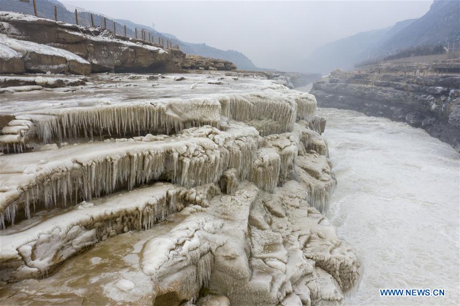 CHINA-HUKOU WATERFALL-WINTER SCENERY(CN)