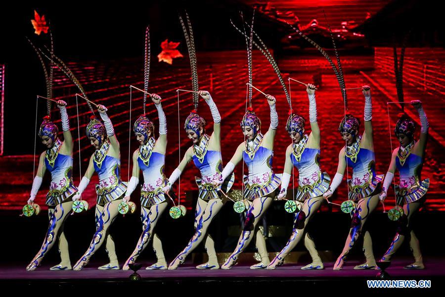 PHILIPPINES-QUEZON CITY-ACROBATIC CIRCUS