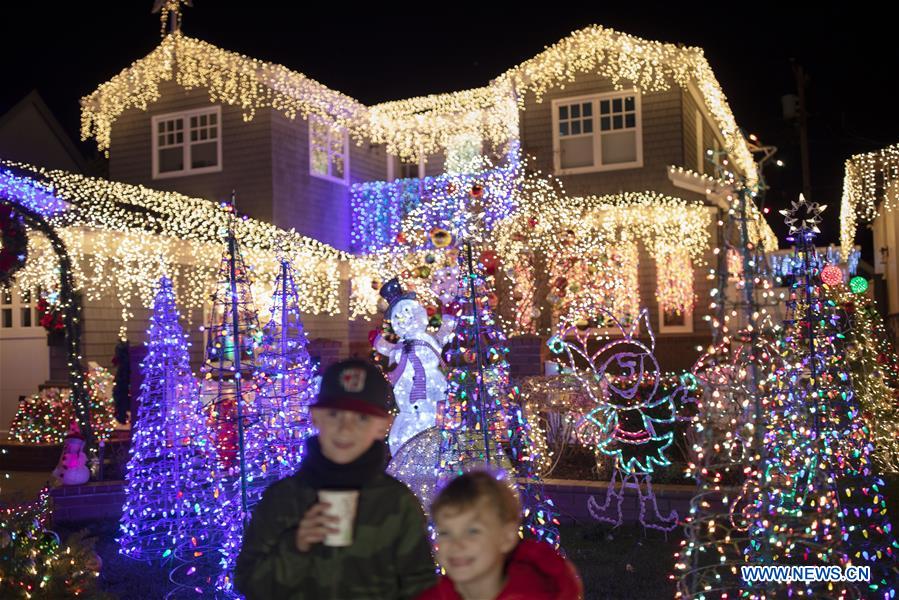 U.S.-SAN FRANCISCO-CHRISTMAS-DECORATIONS