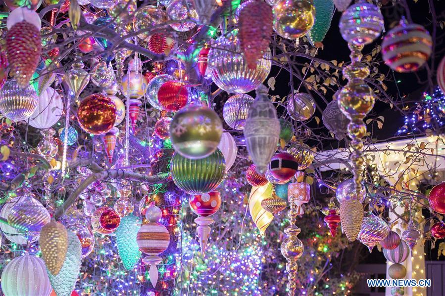 U.S.-SAN FRANCISCO-CHRISTMAS-DECORATIONS