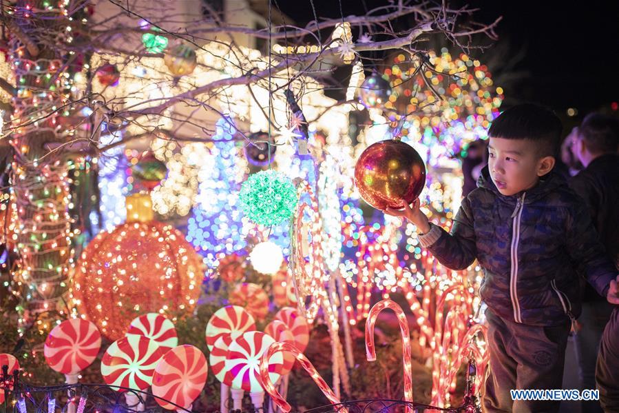U.S.-SAN FRANCISCO-CHRISTMAS-DECORATIONS