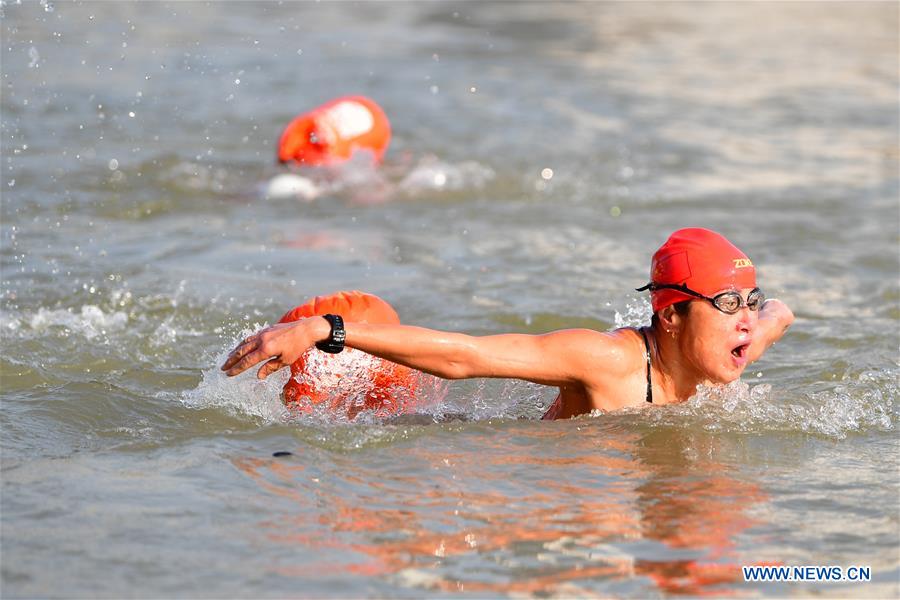 (SP)CHINA-LANZHOU-YELLOW RIVER WINTER SWIMMERS