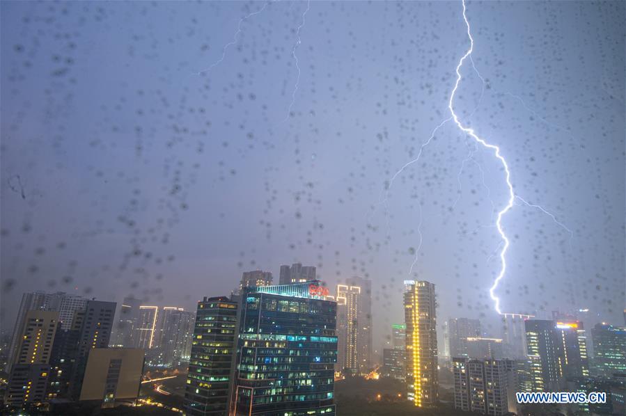 INDONESIA-JAKARTA-WEATHER-RAIN-LIGHTNING