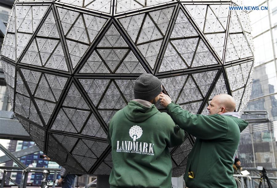 U.S.-NEW YORK-NEW YEAR'S EVE BALL-CRYSTAL REPLACEMENT