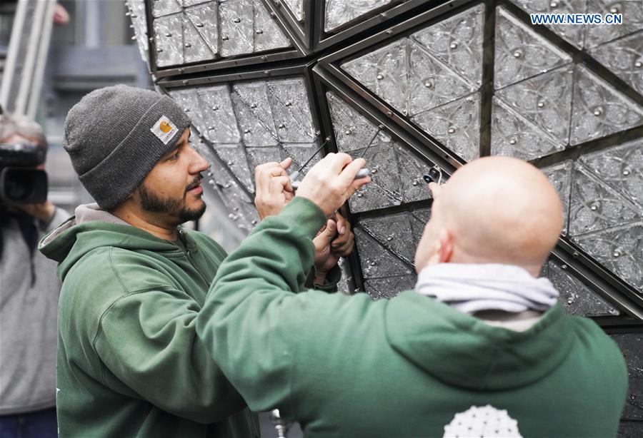 U.S.-NEW YORK-NEW YEAR'S EVE BALL-CRYSTAL REPLACEMENT