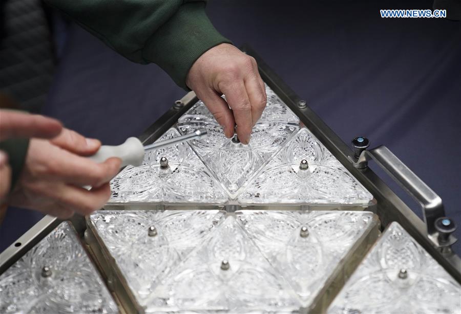 U.S.-NEW YORK-NEW YEAR'S EVE BALL-CRYSTAL REPLACEMENT